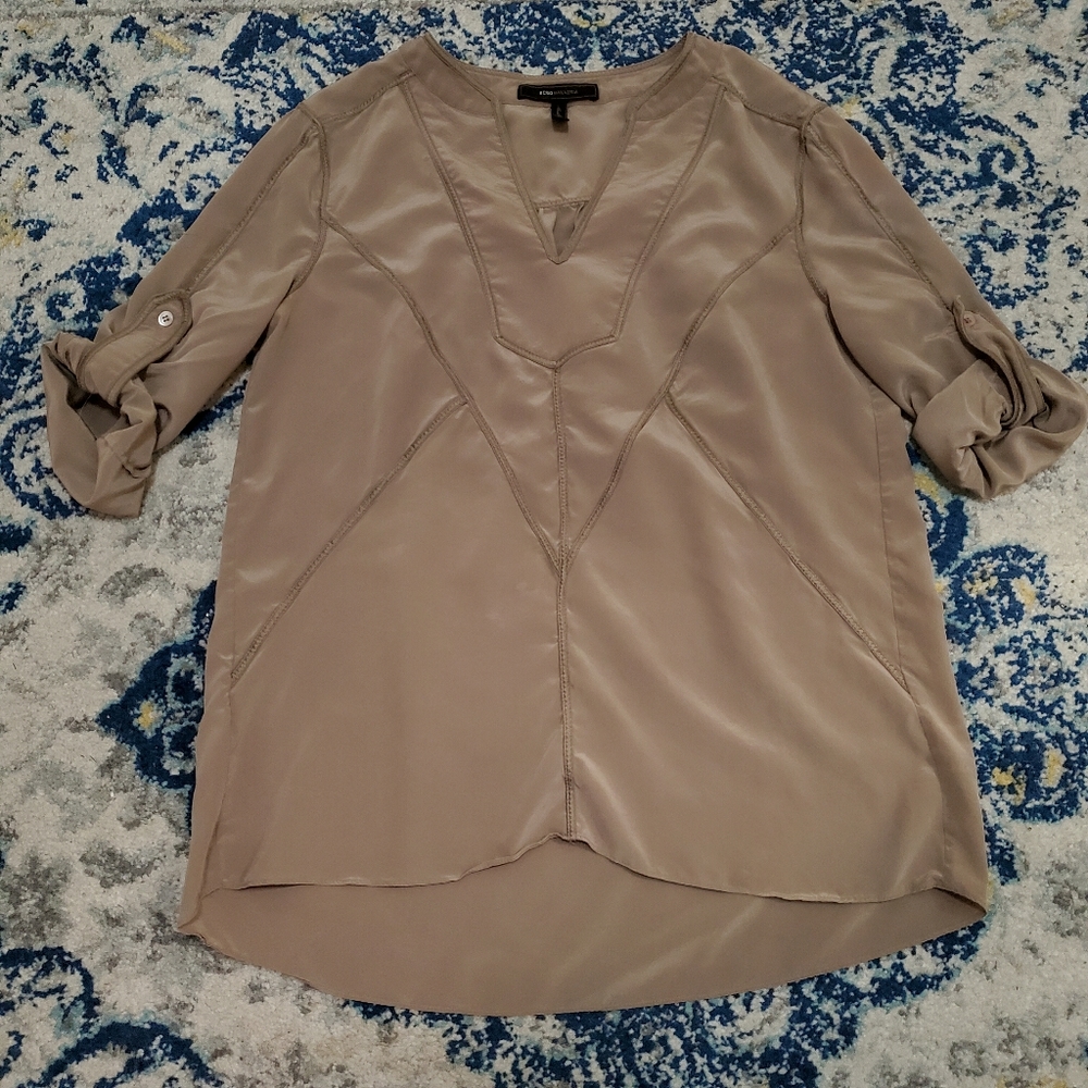 BCBG Silk Tunic Blouse Tab Rolled Sleeves Taupe S - Picture 7 of 10